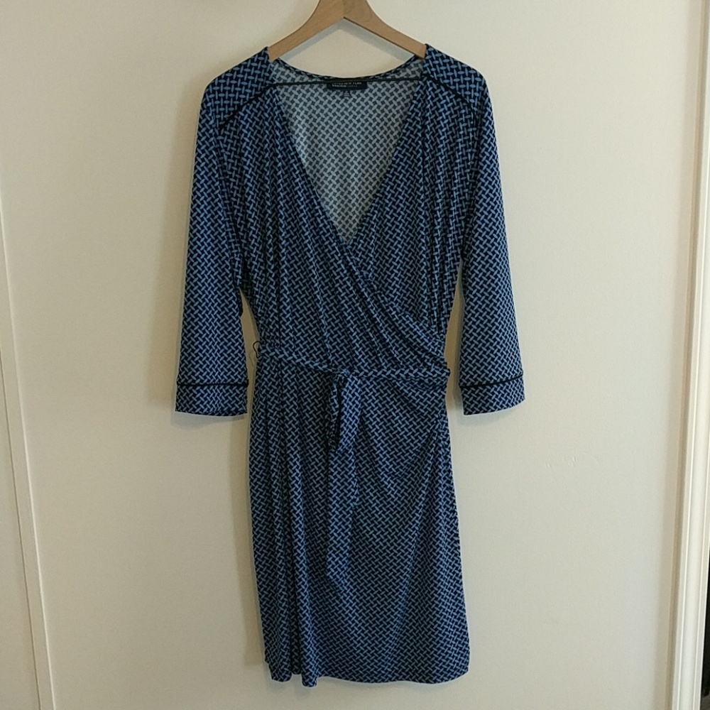 Jones New York Signature Woman V-Neck Dress